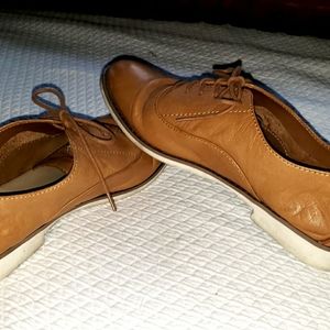 Women's leather Oxfords